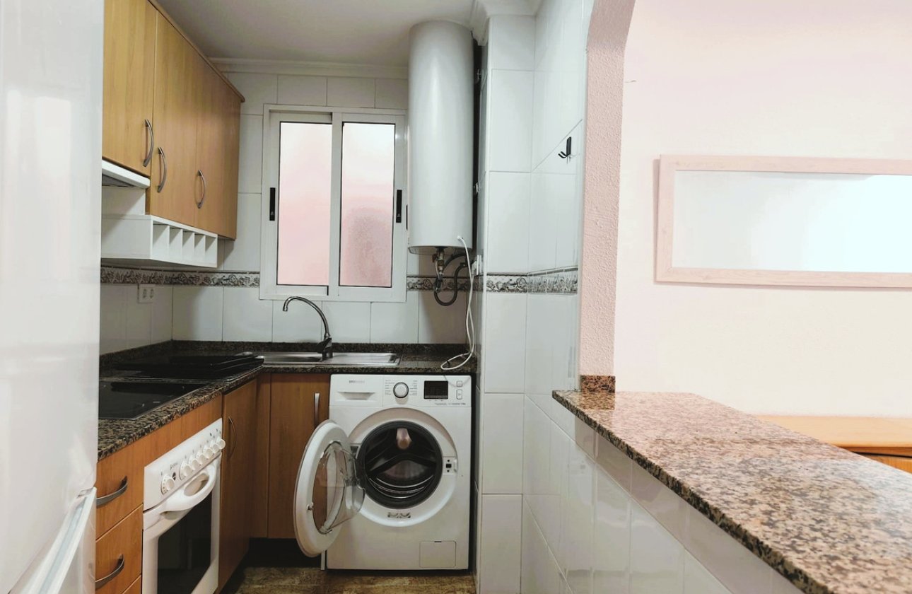 Resale - Apartment / flat -
Torrevieja - Torrevieja Centro