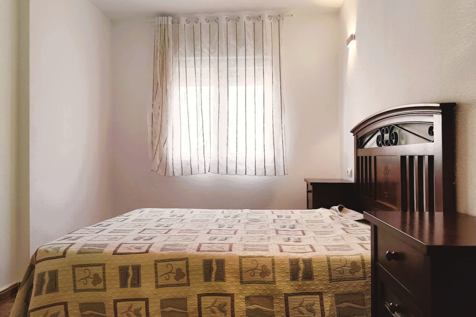 Resale - Apartment / flat -
Torrevieja - Torrevieja Centro