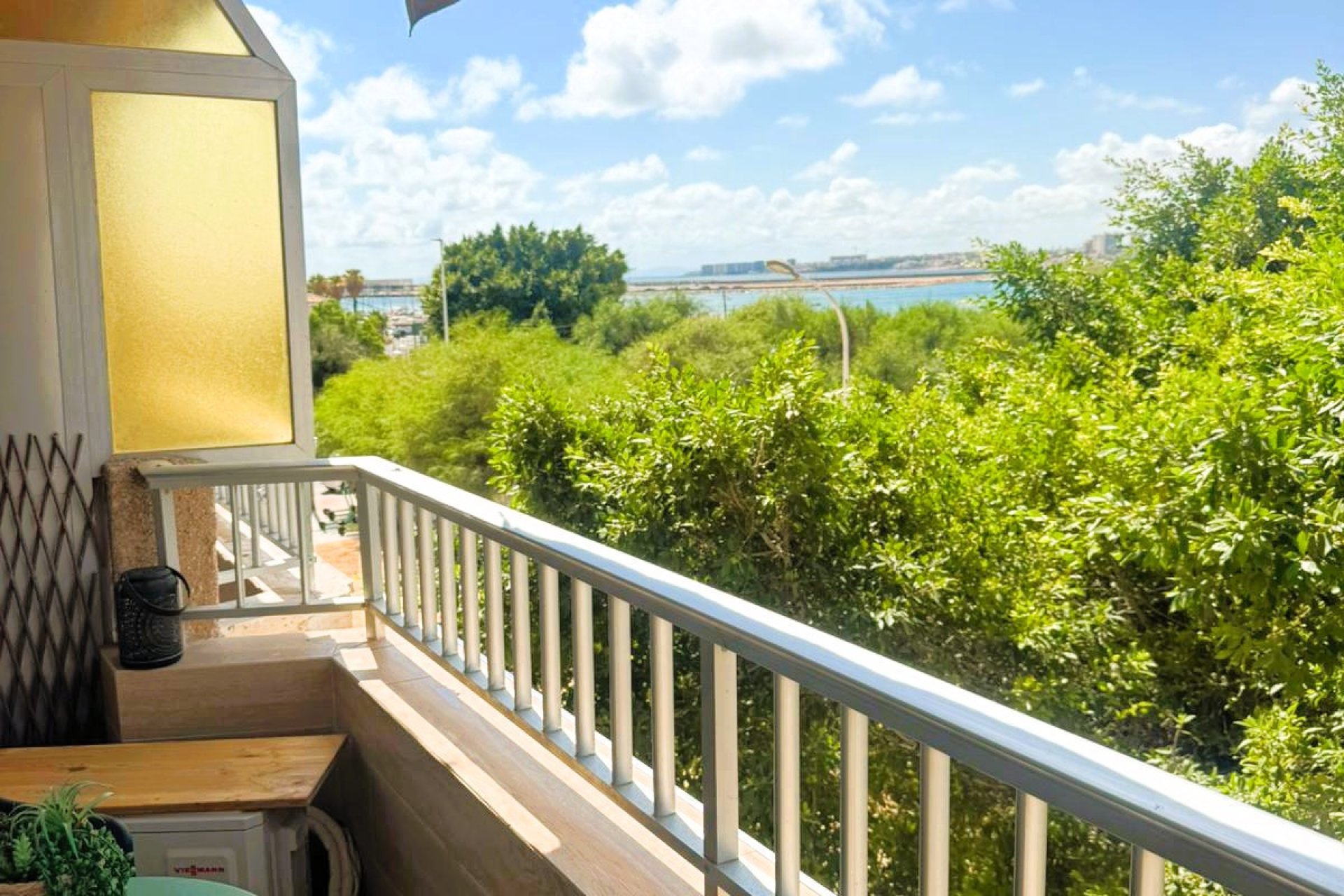 Resale - Apartment / flat -
Torrevieja - Torrevieja Centro