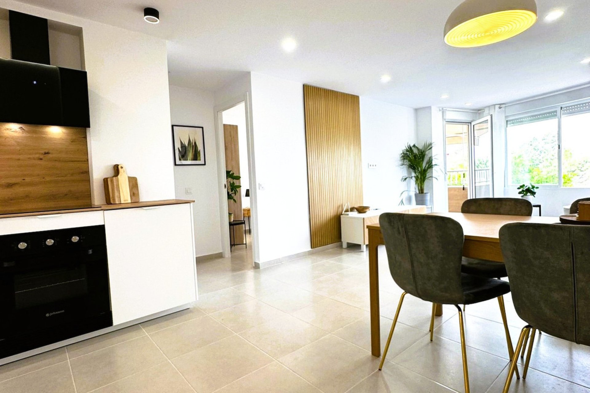 Resale - Apartment / flat -
Torrevieja - Torrevieja Centro