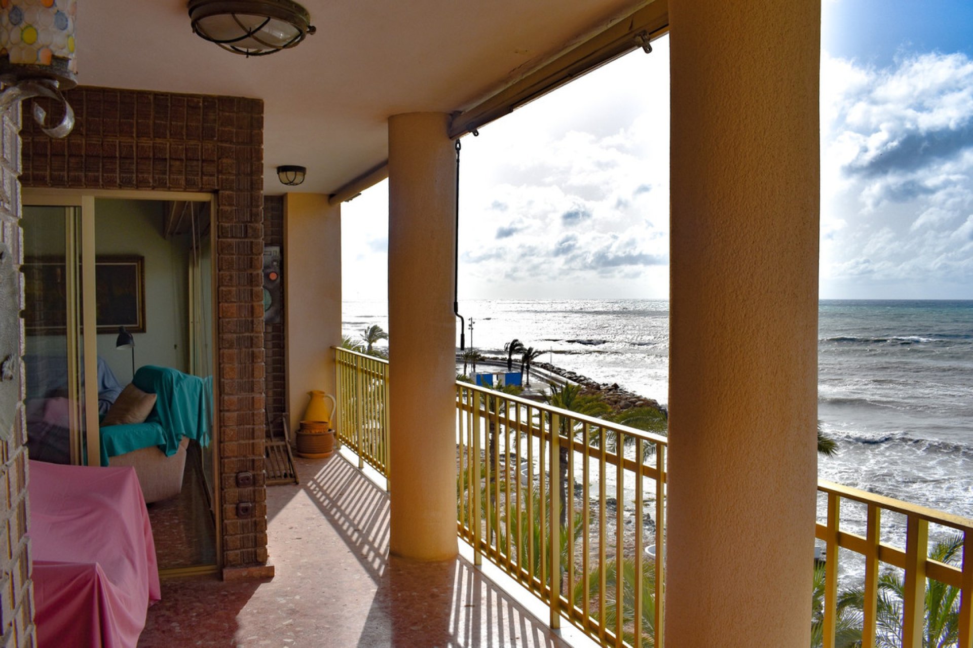 Resale - Apartment / flat -
Torrevieja - Torrevieja Centro