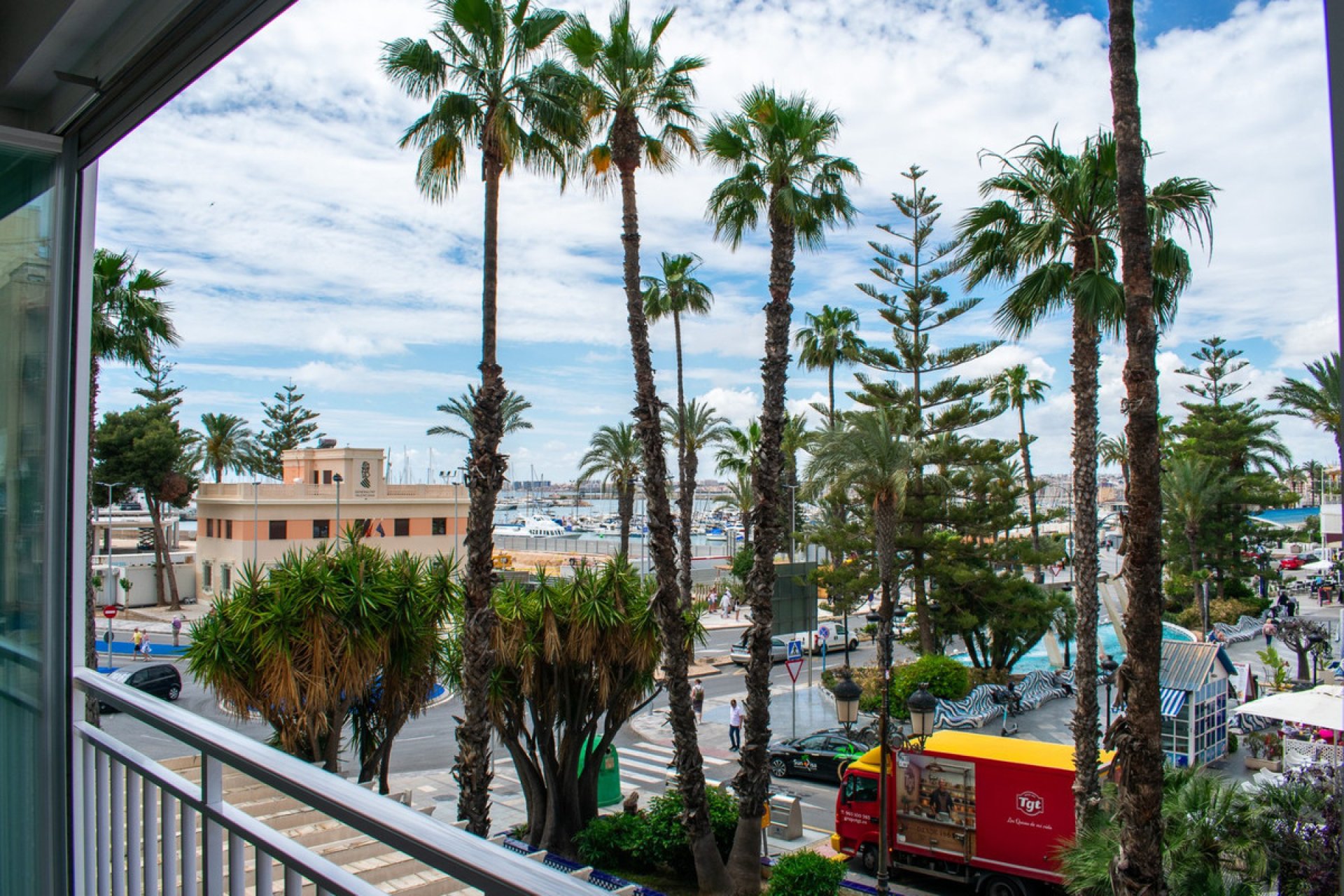 Resale - Apartment / flat -
Torrevieja - Torrevieja Centro