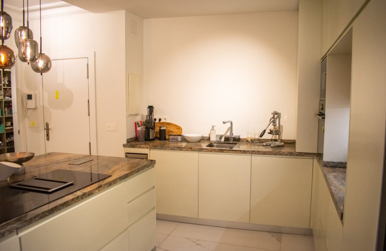 Resale - Apartment / flat -
Torrevieja - Torrevieja Centro