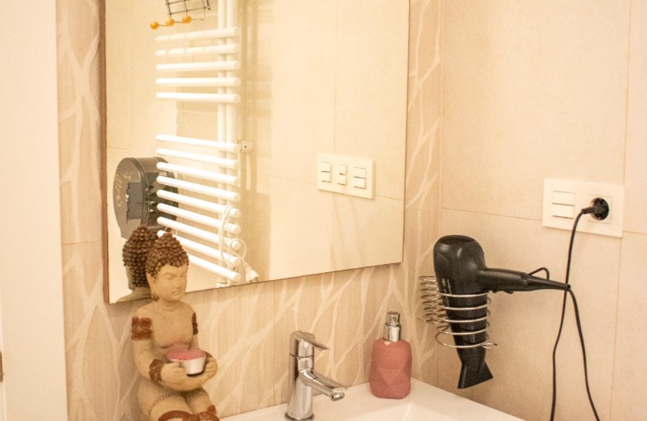 Resale - Apartment / flat -
Torrevieja - Torrevieja Centro