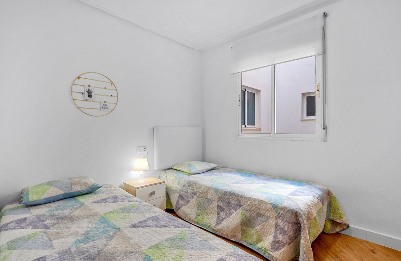 Resale - Apartment / flat -
Torrevieja - Torrevieja Centro