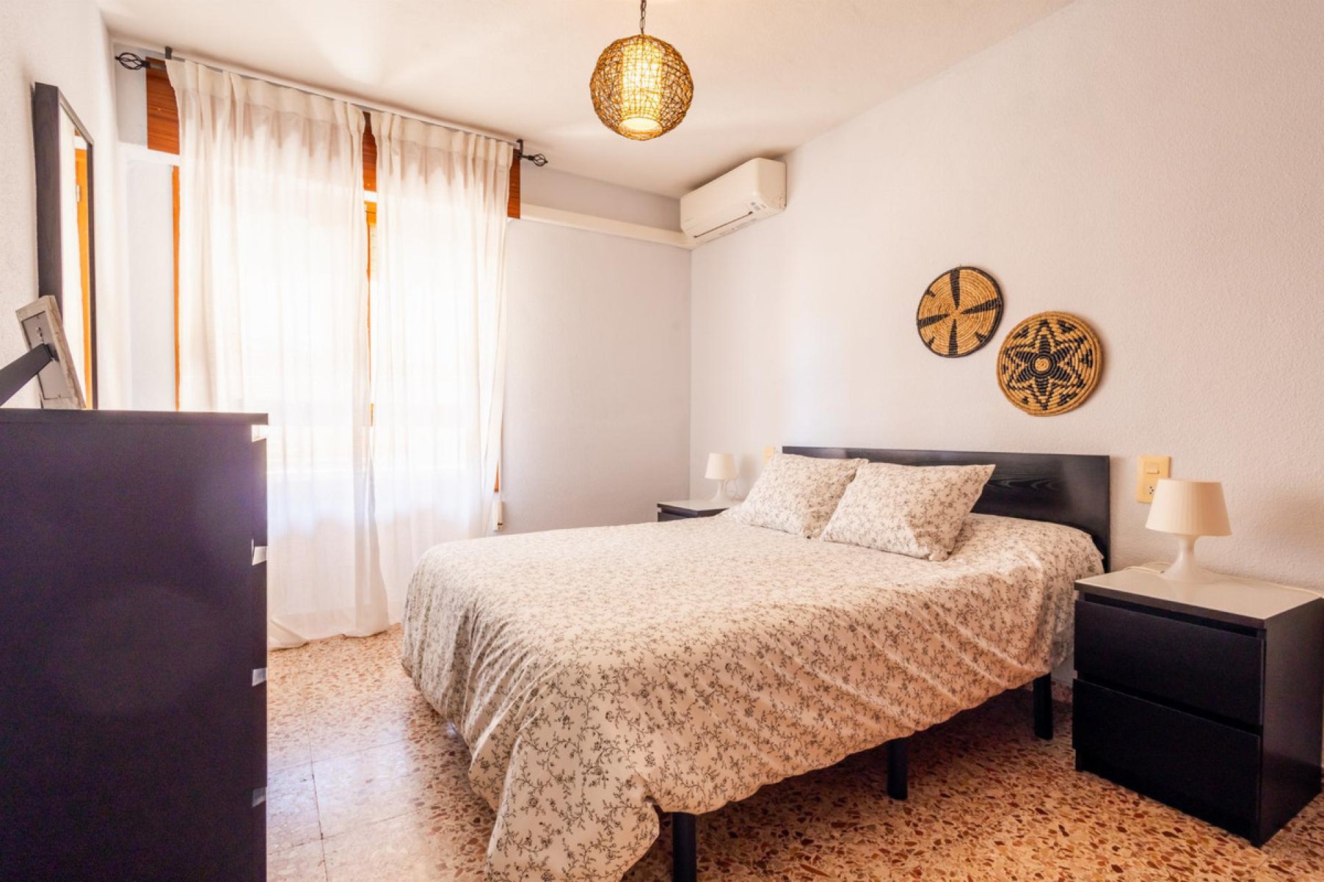 Resale - Apartment / flat -
Torrevieja - Torrevieja Centro
