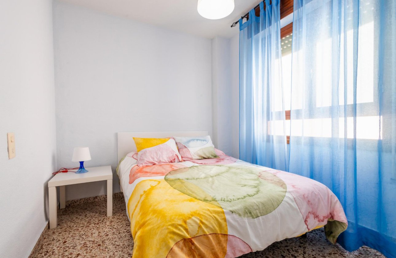 Resale - Apartment / flat -
Torrevieja - Torrevieja Centro