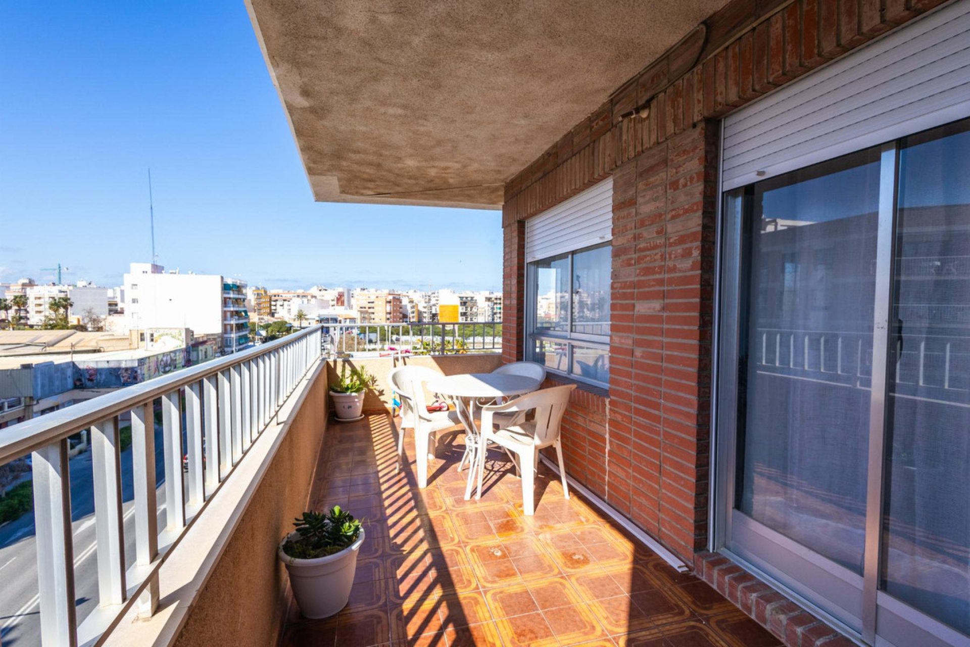 Resale - Apartment / flat -
Torrevieja - Torrevieja Centro
