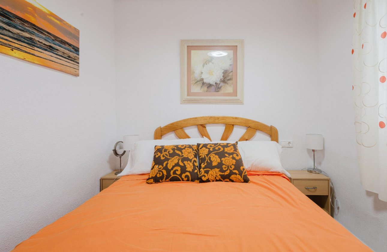 Resale - Apartment / flat -
Torrevieja - Torrevieja Centro