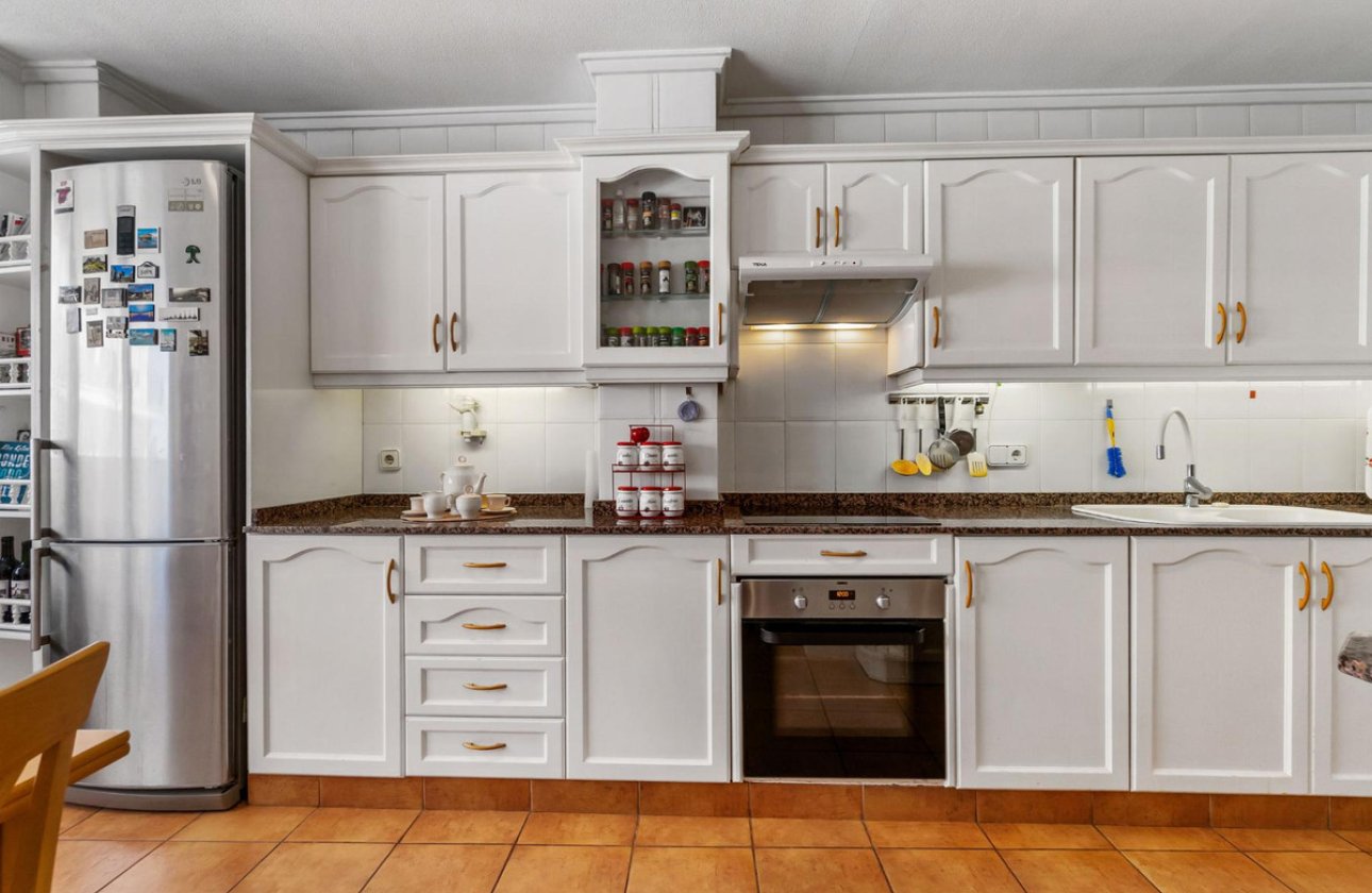 Resale - Apartment / flat -
Torrevieja - Torrevieja Centro