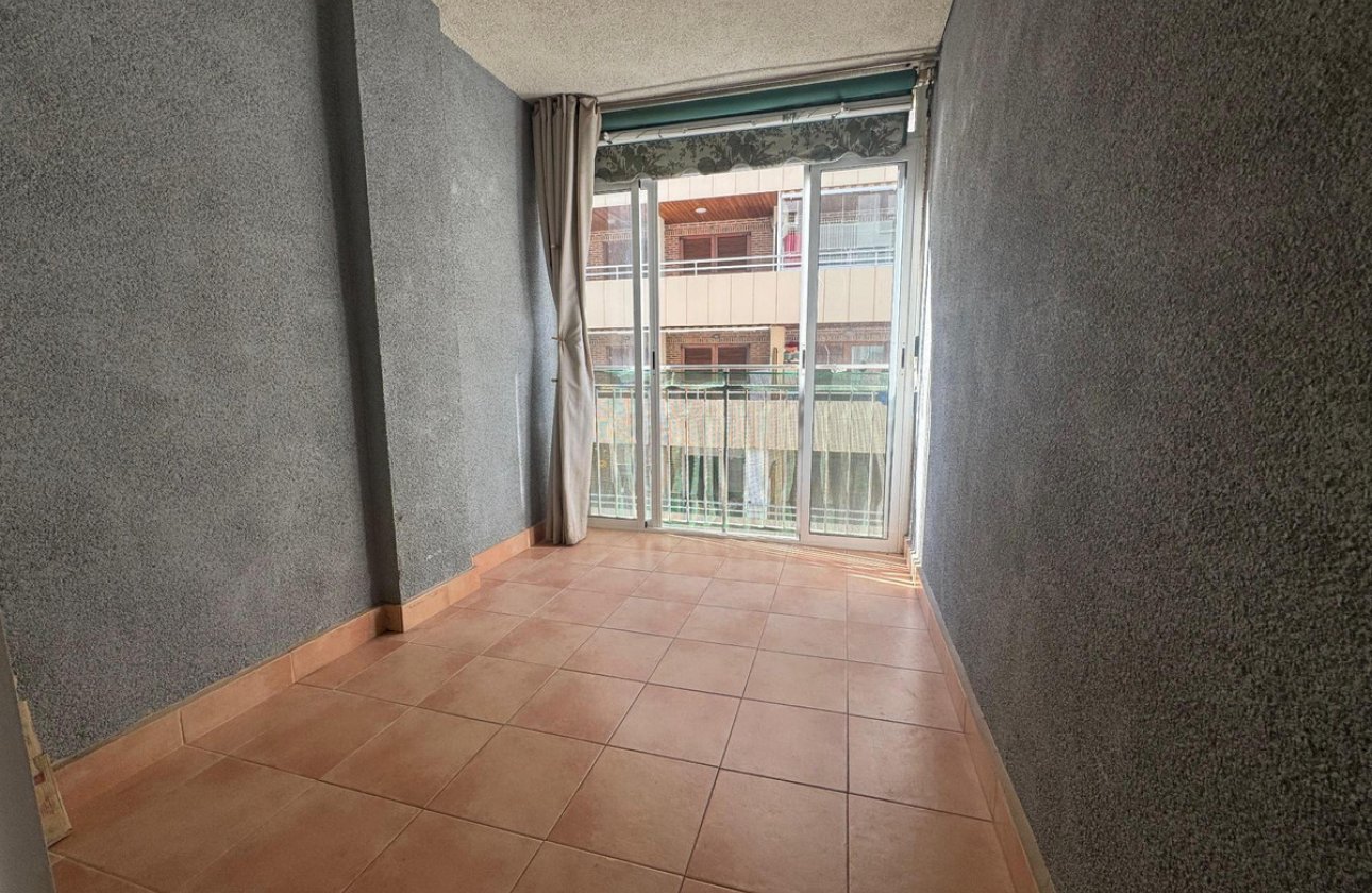 Resale - Apartment / flat -
Torrevieja - Torrevieja Centro