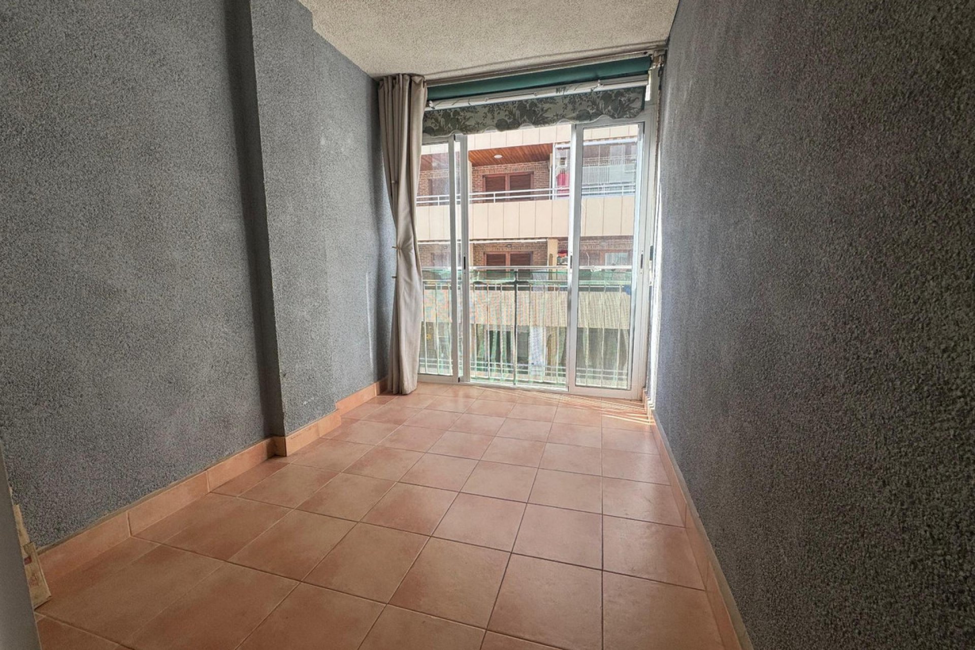 Resale - Apartment / flat -
Torrevieja - Torrevieja Centro