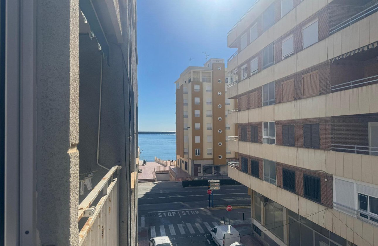 Resale - Apartment / flat -
Torrevieja - Torrevieja Centro