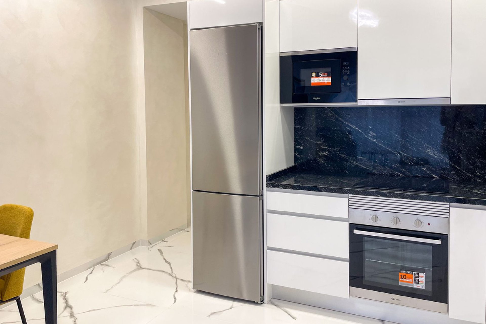 Resale - Apartment / flat -
Torrevieja - Torrevieja Centro