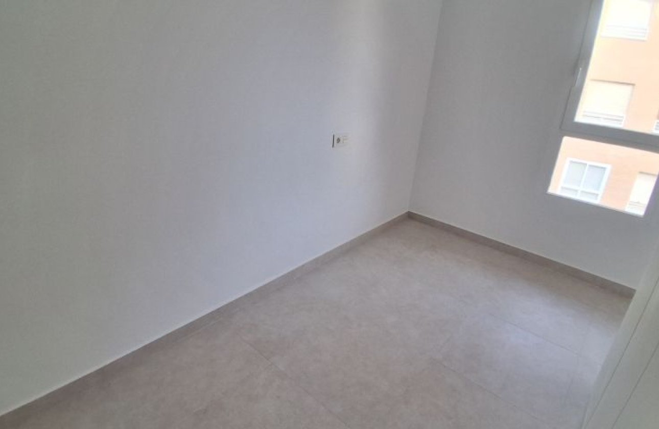 Resale - Apartment / flat -
Torrevieja
