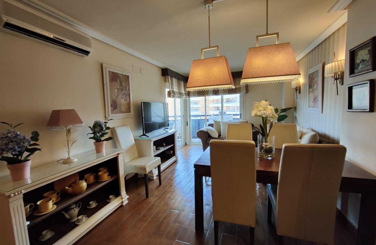 Resale - Apartment / flat -
Villajoyosa - Villajoyosa Centro