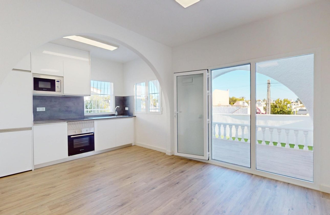 Resale - Bungalow -
Orihuela Costa - Blue Lagoon