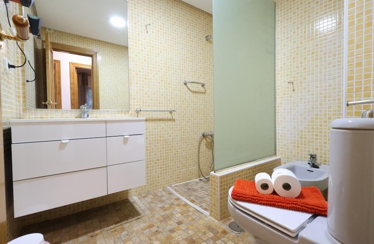 Resale - Bungalow -
Orihuela Costa - Campoamor