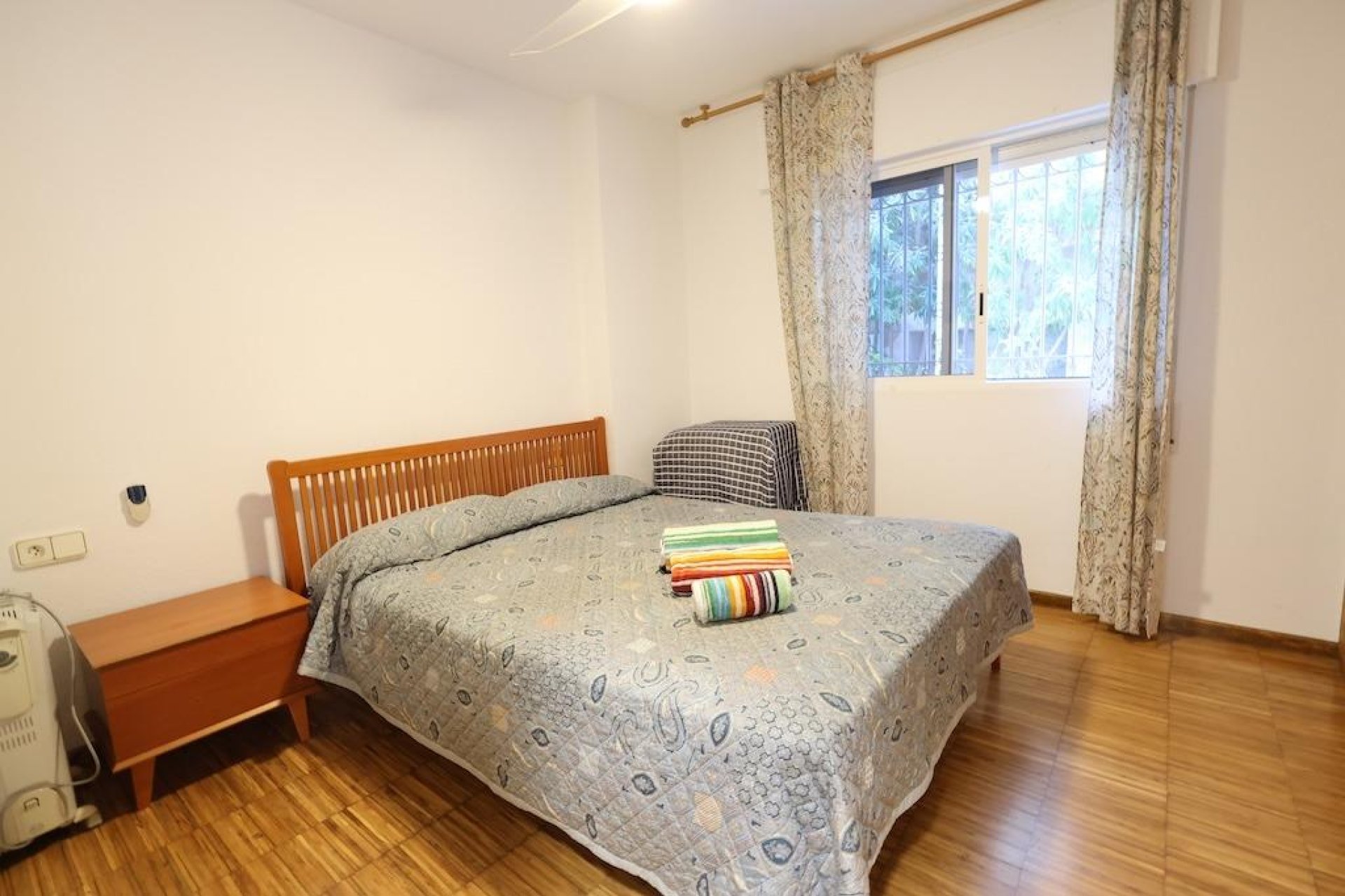 Resale - Bungalow -
Orihuela Costa - Campoamor