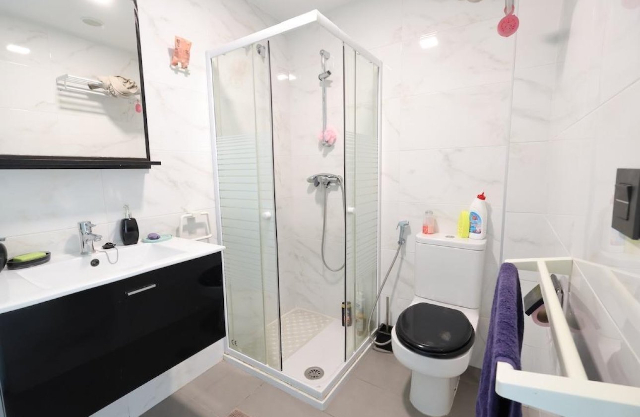 Resale - Bungalow -
Orihuela Costa - La Zenia