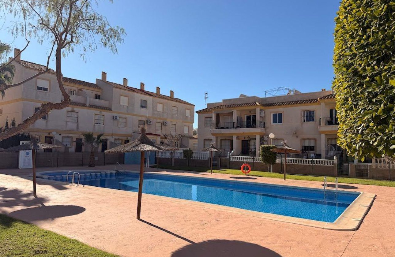 Resale - Bungalow -
Orihuela Costa - Las Filipinas