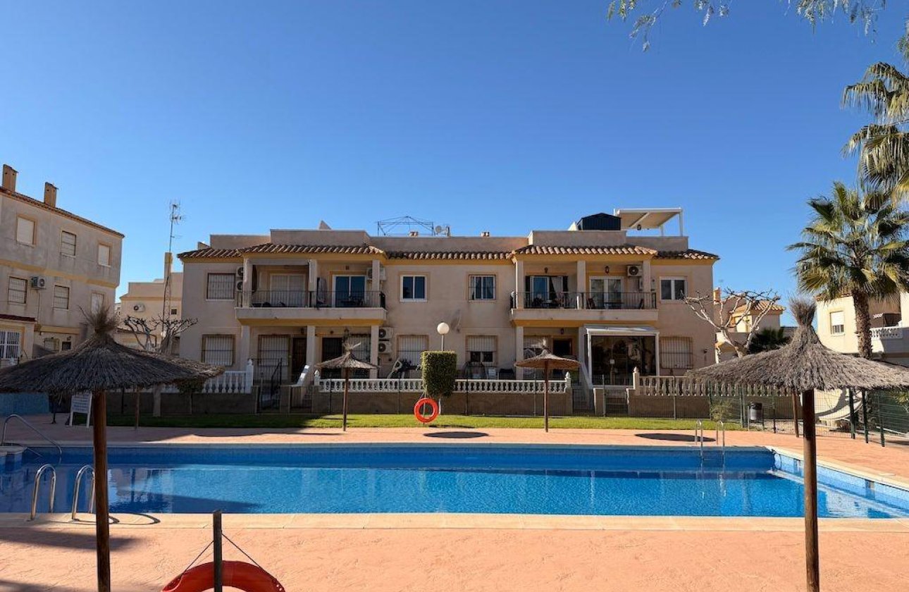 Resale - Bungalow -
Orihuela Costa - Las Filipinas