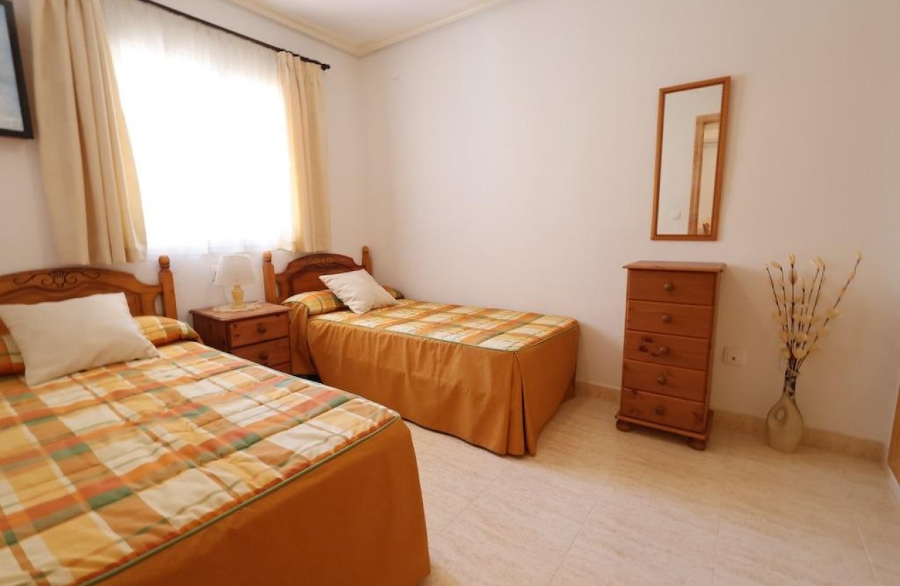 Resale - Bungalow -
Orihuela Costa - Punta Prima
