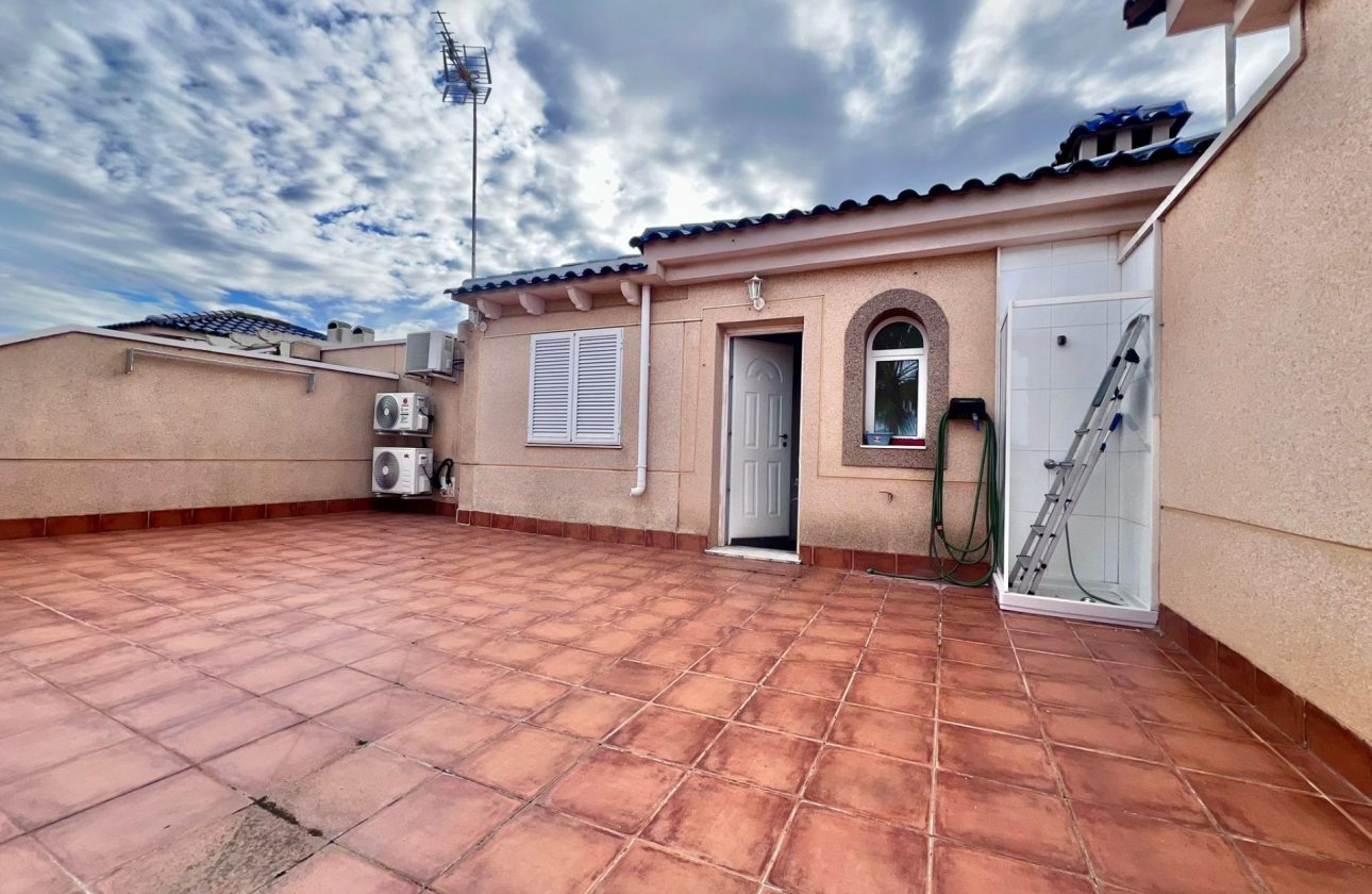 Resale - Bungalow -
Pilar de la Horadada - RioMar