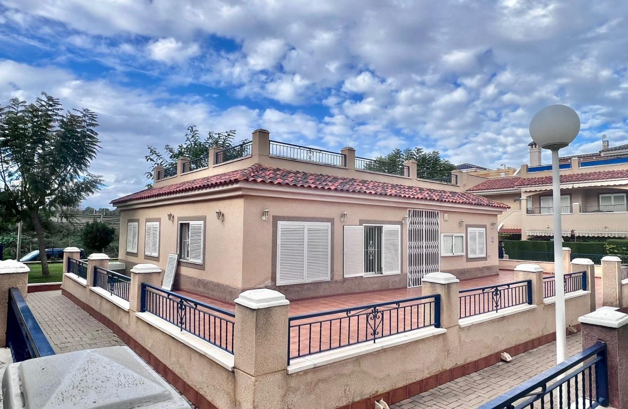 Resale - Bungalow -
Pilar de la Horadada - RioMar