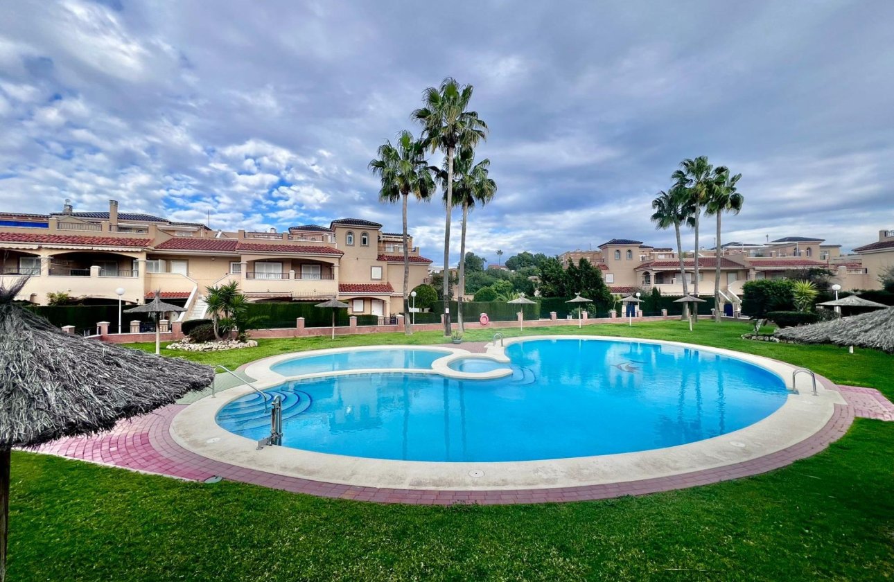 Resale - Bungalow -
Pilar de la Horadada - RioMar