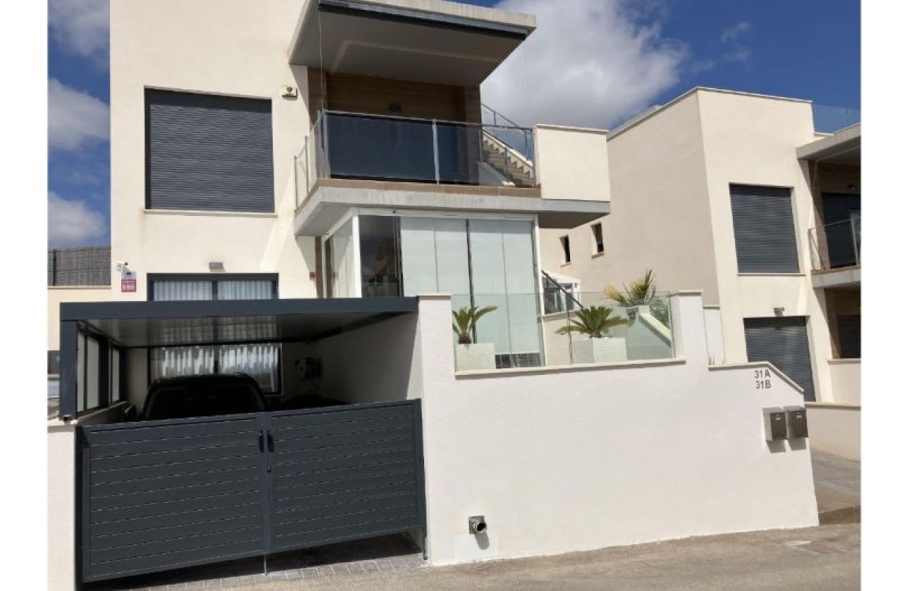 Resale - Bungalow -
San Miguel de Salinas