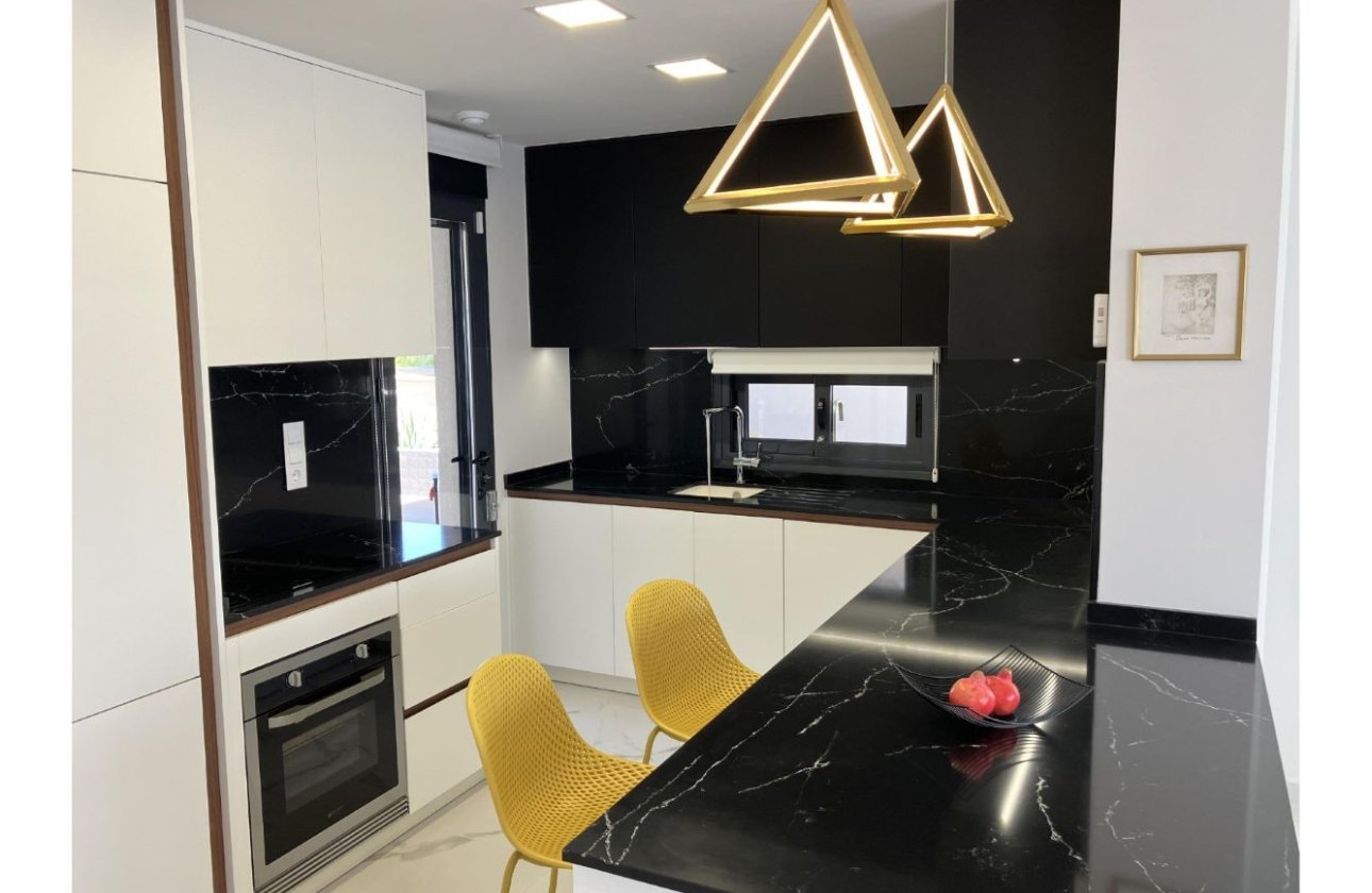 Resale - Bungalow -
San Miguel de Salinas