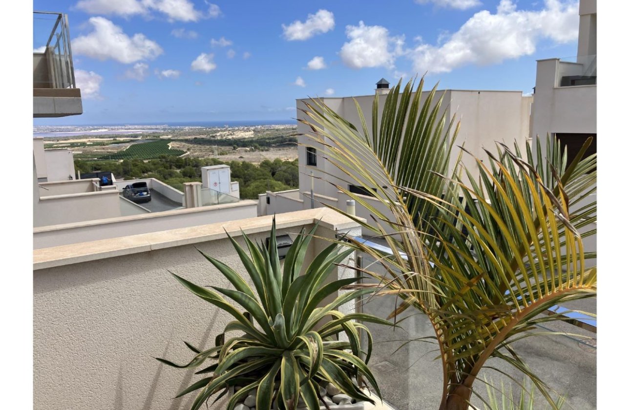 Resale - Bungalow -
San Miguel de Salinas