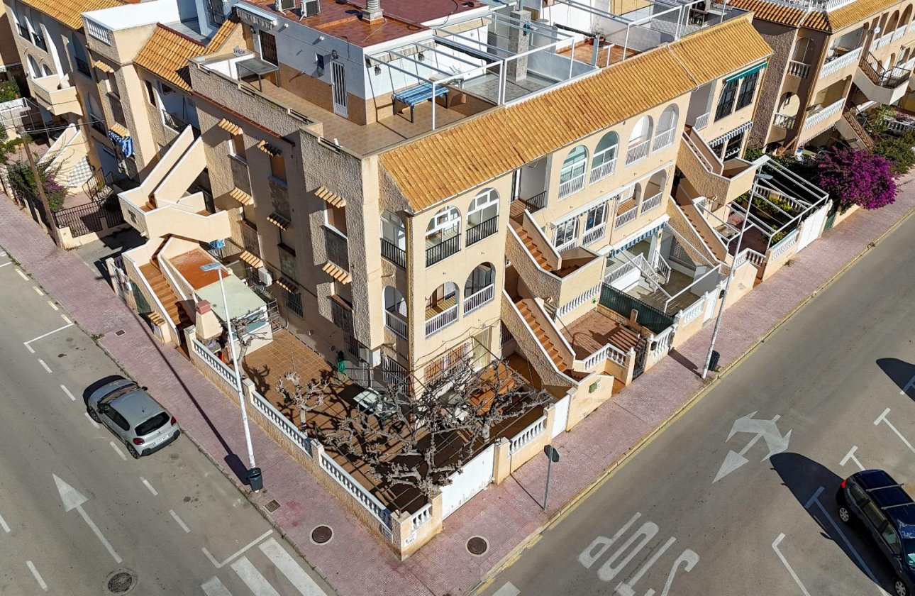 Resale - Bungalow -
Torrevieja - PLAYA DE LA MATA