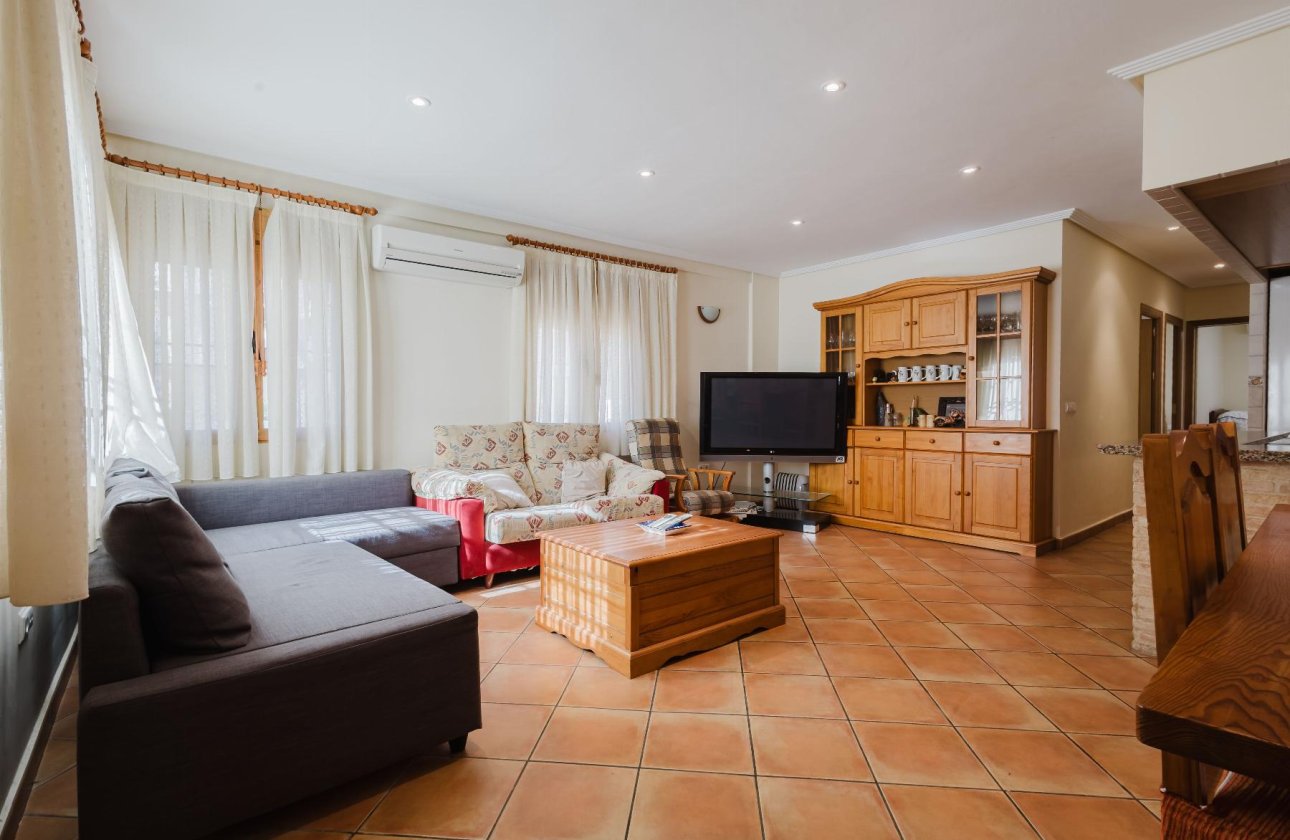 Resale - Bungalow -
Torrevieja - PLAYA DE LA MATA