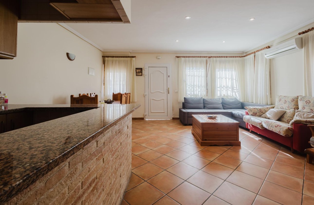 Resale - Bungalow -
Torrevieja - PLAYA DE LA MATA