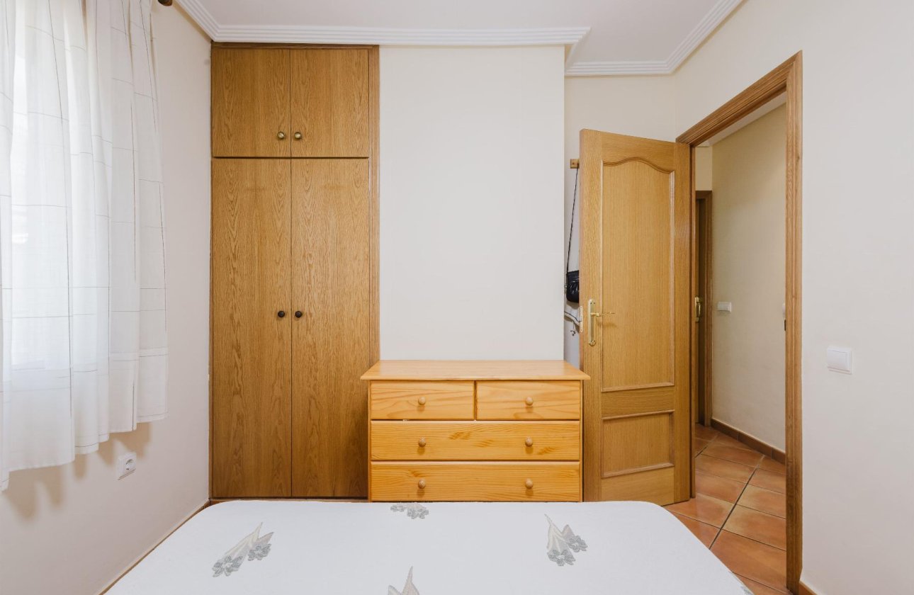 Resale - Bungalow -
Torrevieja - PLAYA DE LA MATA