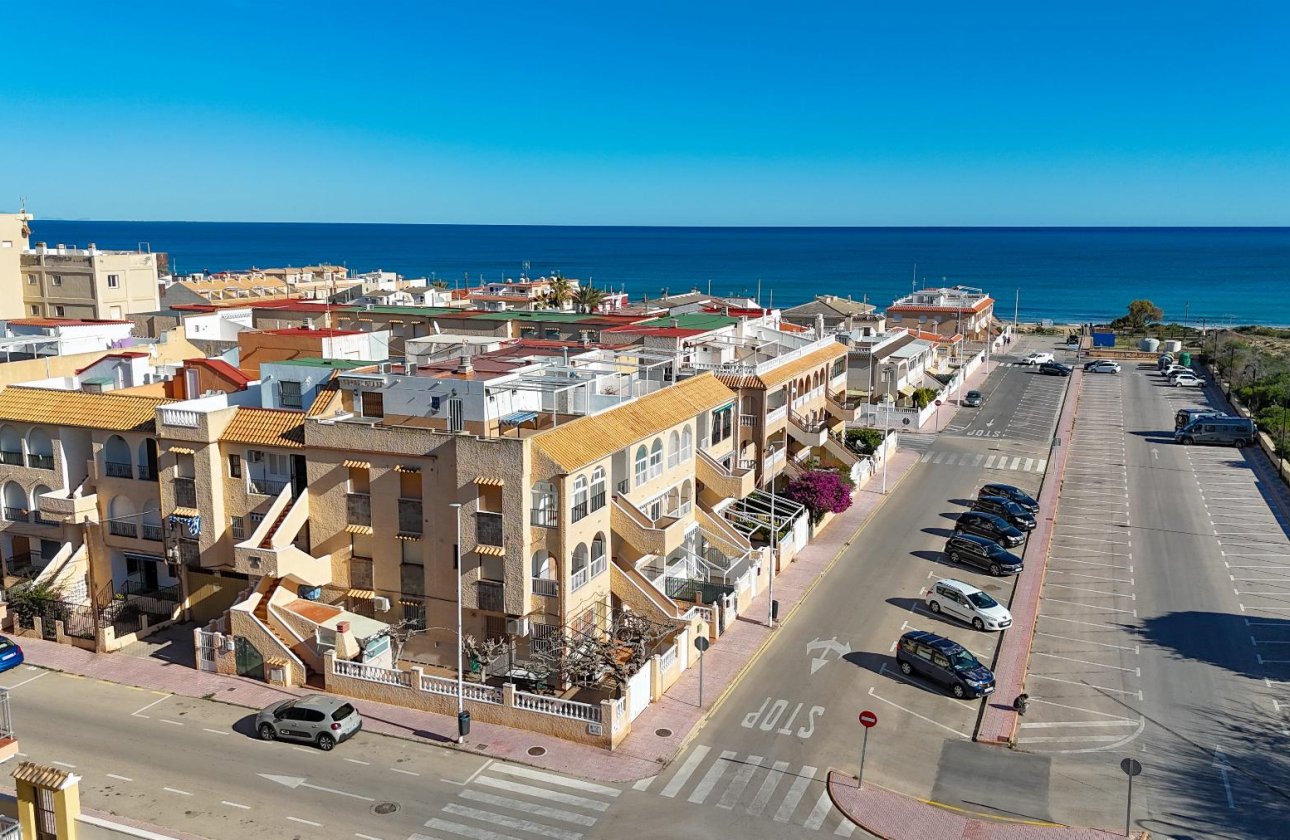 Resale - Bungalow -
Torrevieja - PLAYA DE LA MATA