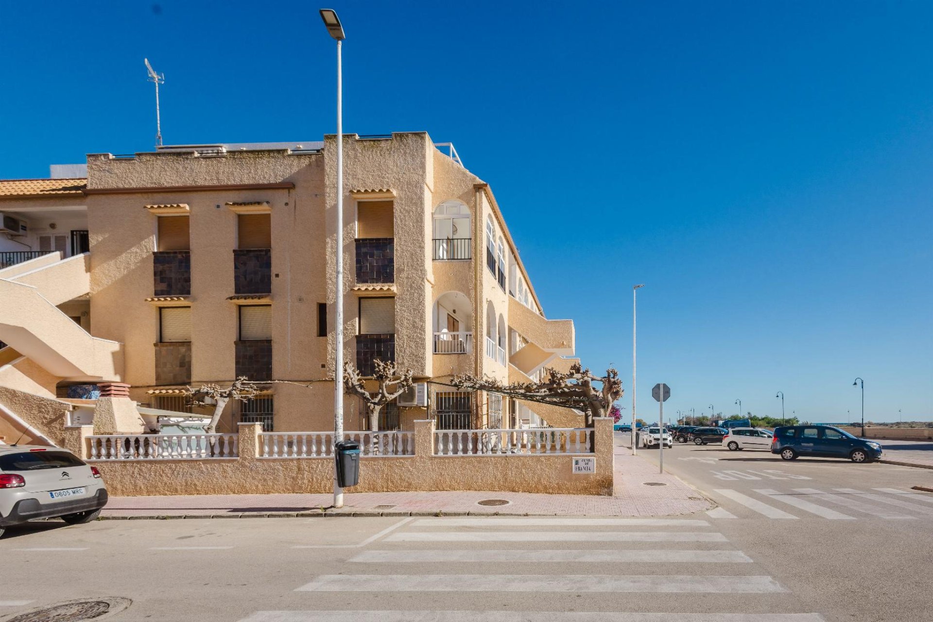 Resale - Bungalow -
Torrevieja - PLAYA DE LA MATA