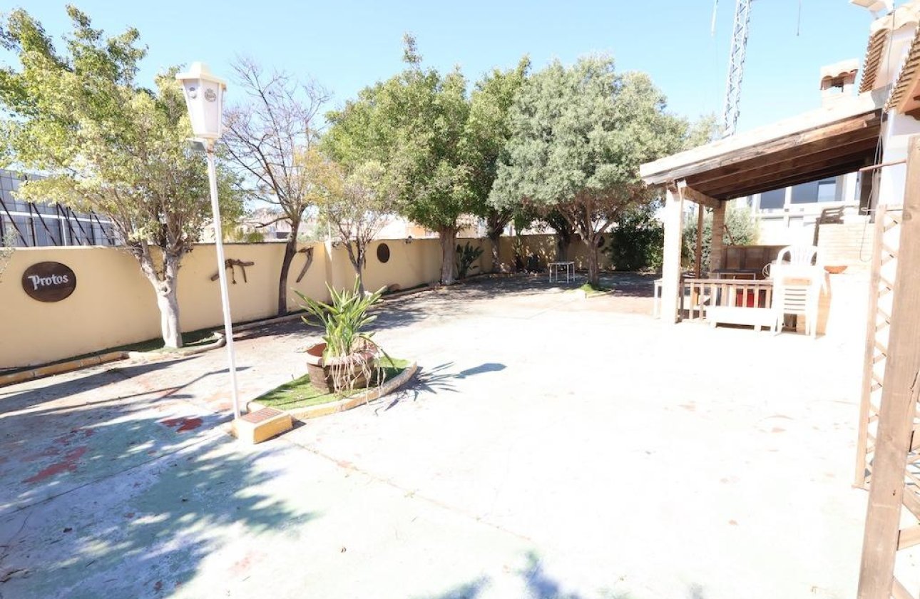 Resale - business -
Orihuela Costa - La Zenia