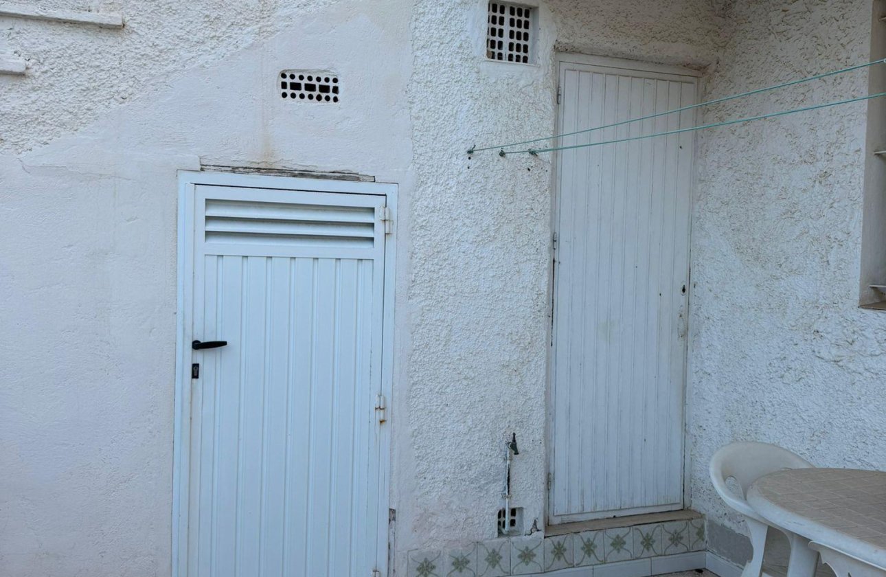 Resale - Casa -
Torrevieja - Los Balcones