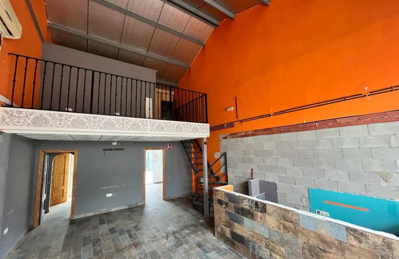 Resale - Commercial property -
Algorfa - Algorfa Centro