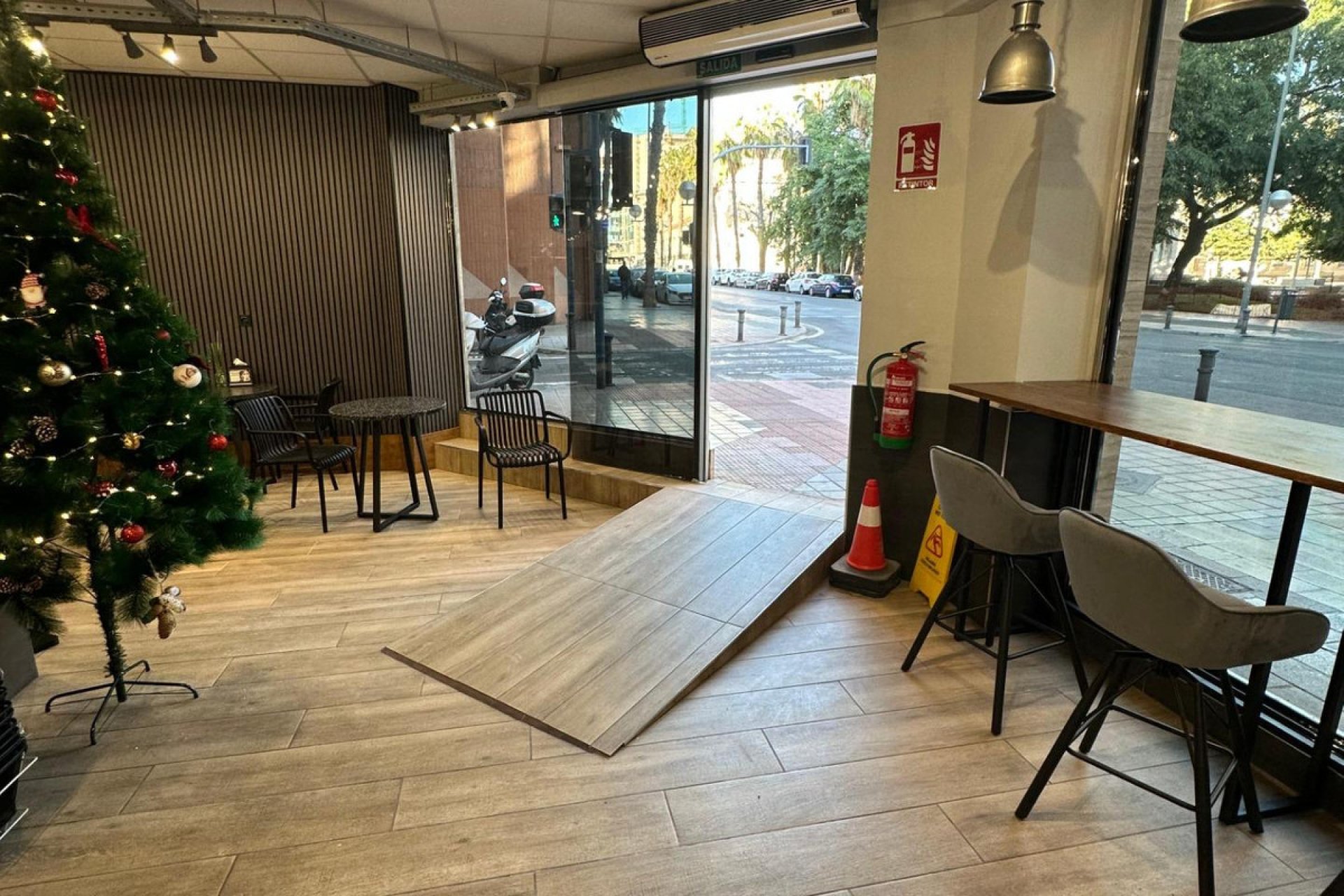 Resale - Commercial property -
Alicante - Alicante Centro