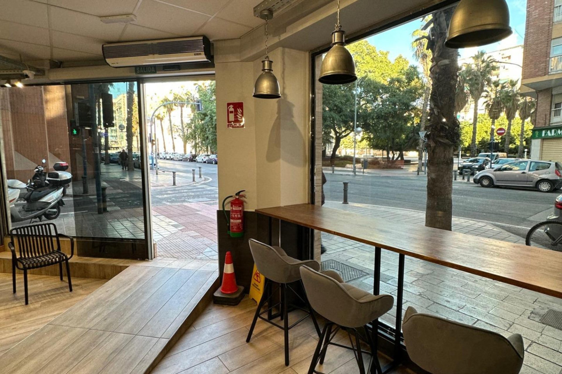 Resale - Commercial property -
Alicante - Alicante Centro