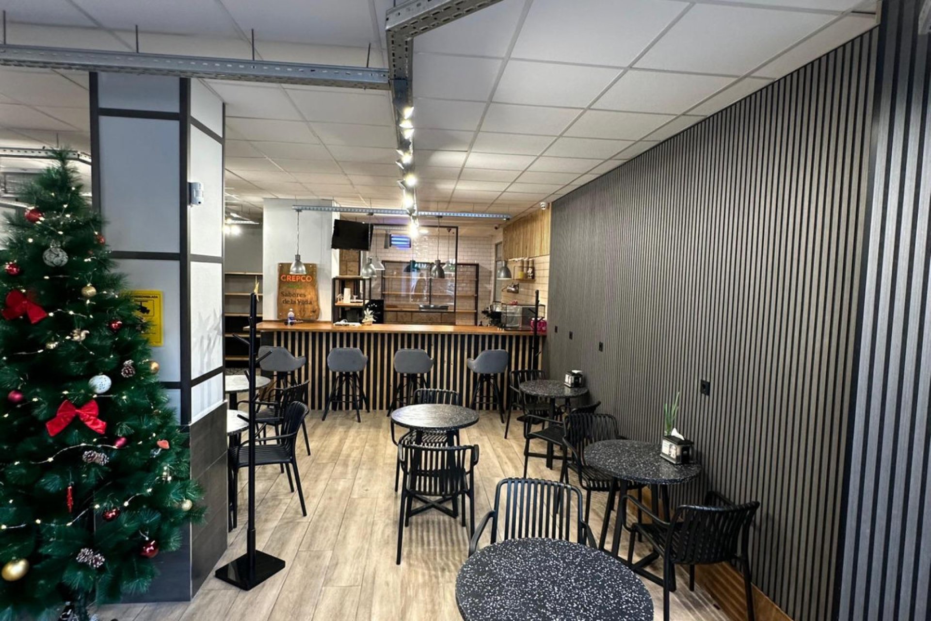 Resale - Commercial property -
Alicante - Alicante Centro