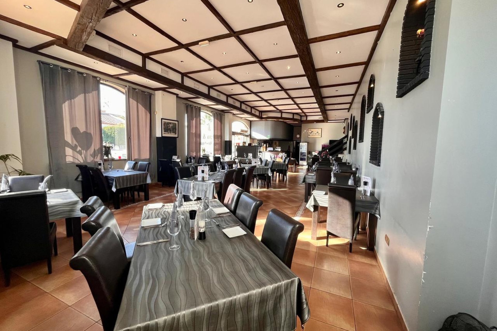 Resale - Commercial property -
Guardamar del Segura - Guardamar del Segura Centro