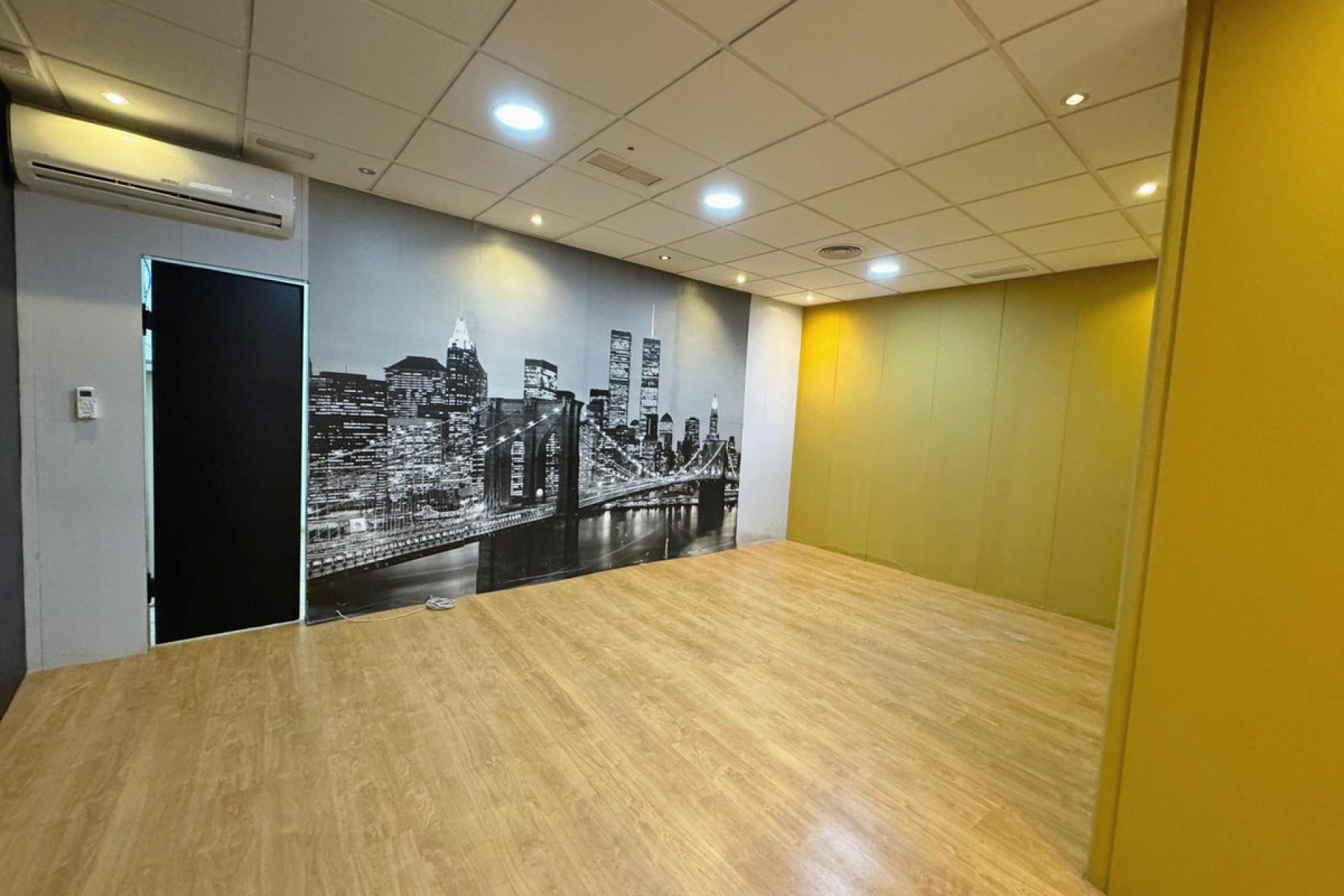 Resale - Commercial property -
Guardamar del Segura - Guardamar del Segura Centro