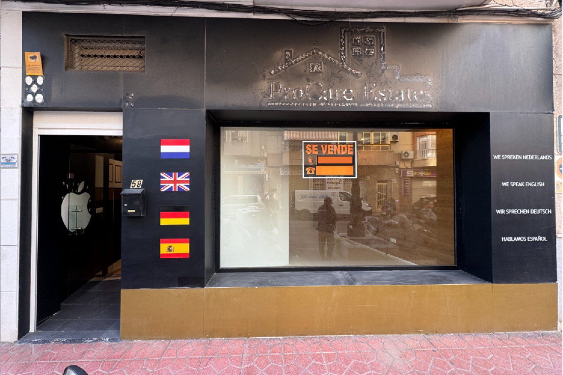 Resale - Commercial property -
Guardamar del Segura - Guardamar del Segura Centro