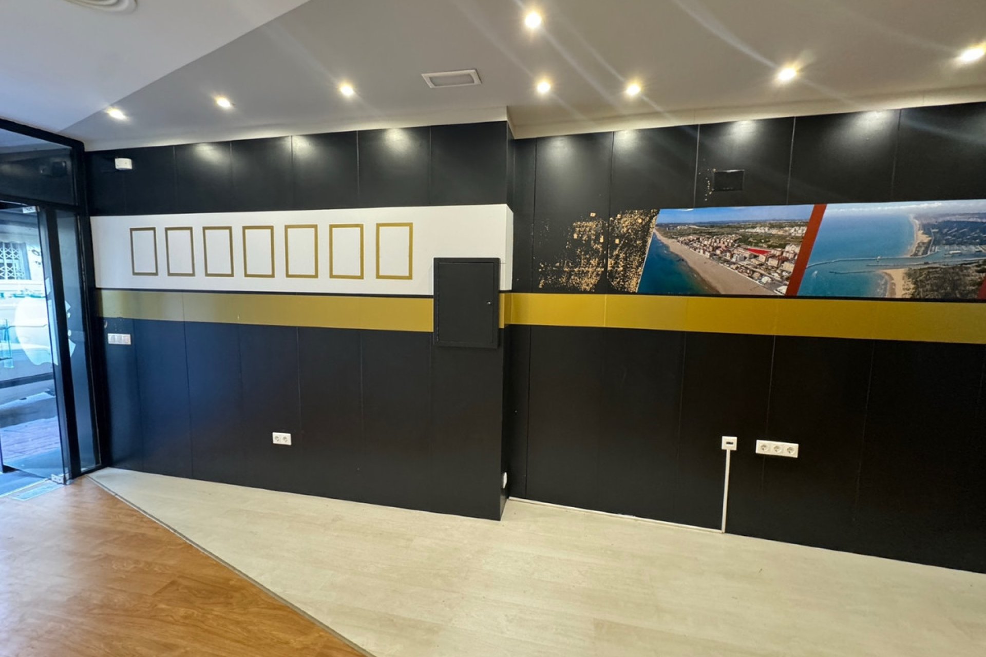 Resale - Commercial property -
Guardamar del Segura - Guardamar del Segura Centro