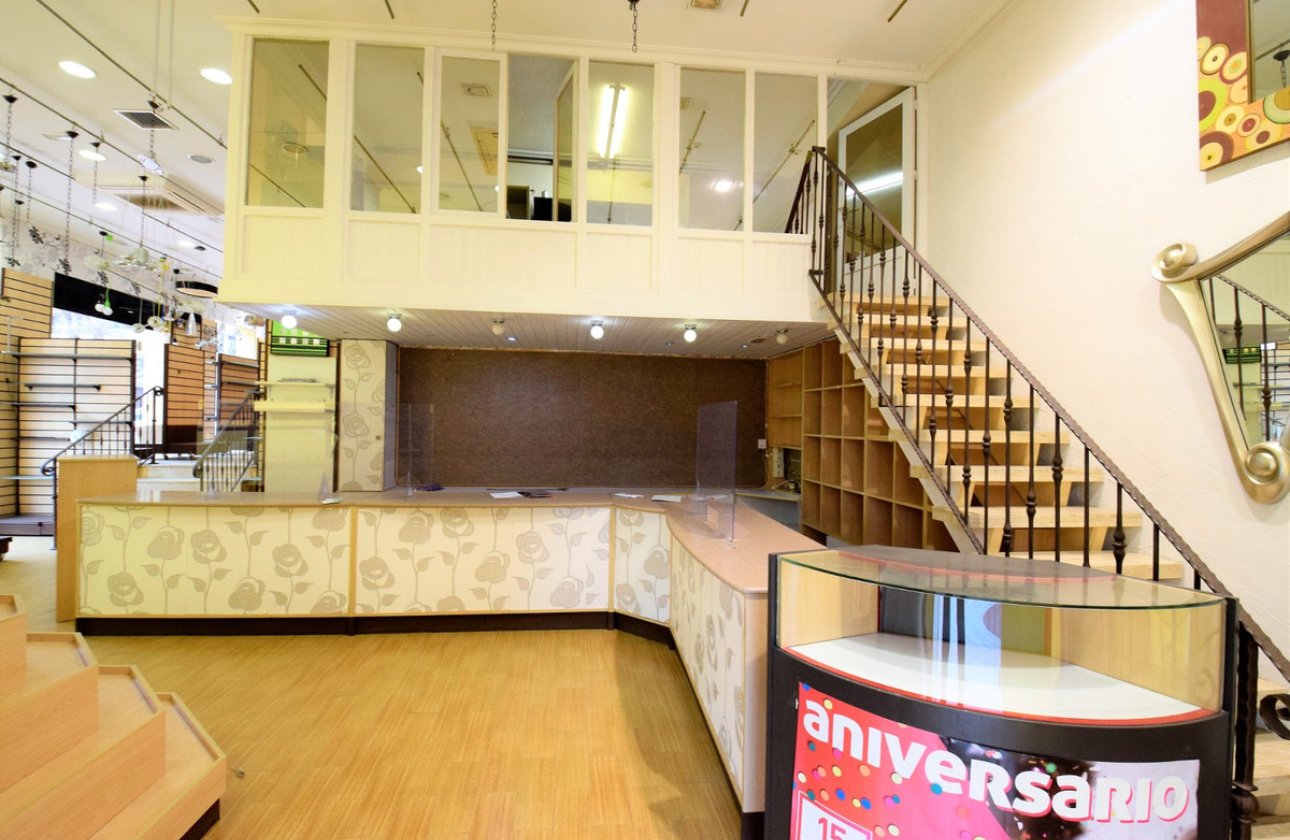 Resale - Commercial property -
Guardamar del Segura - Guardamar del Segura Centro